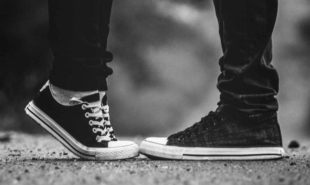 游走在“蹭与被蹭”之间老国货回力刮起“山寨风”