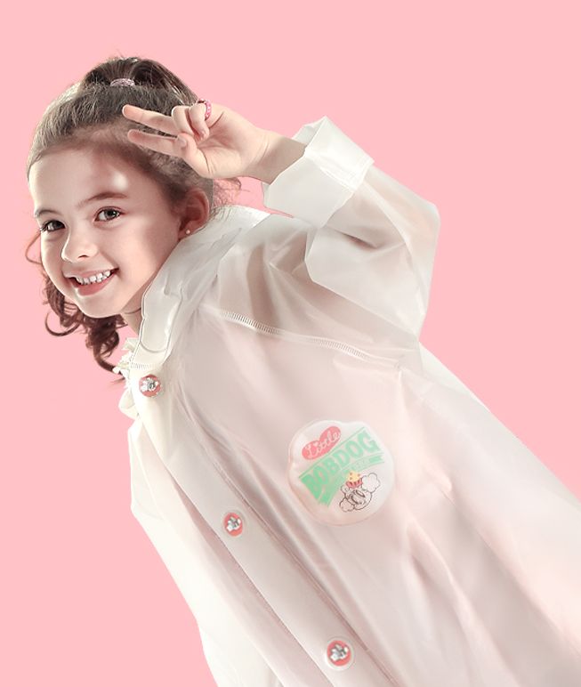 给孩子选雨衣有什么要求,雨衣雨鞋给孩子备好