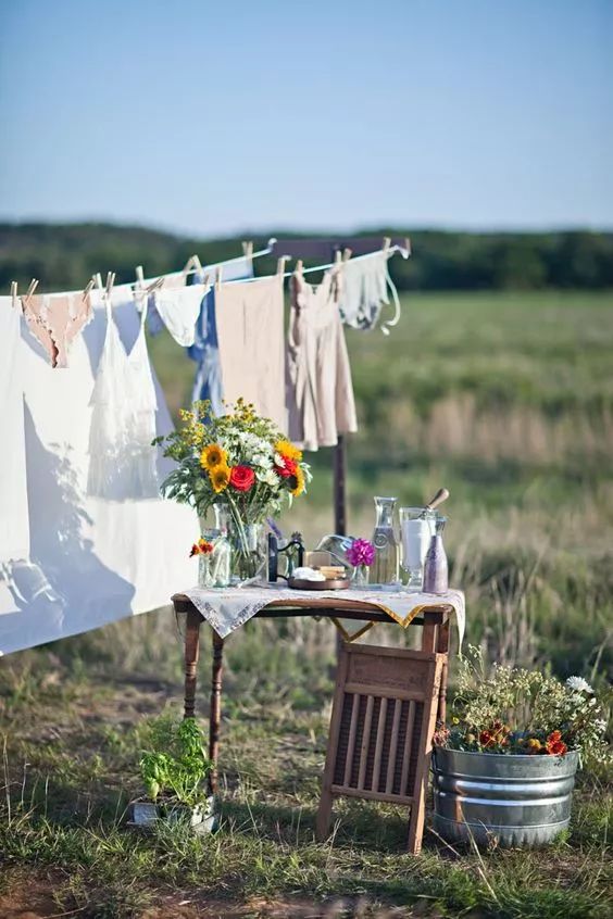 衣服发黄用什么漂白剂比较好,用漂白剂把白色衣服漂黄了怎么办