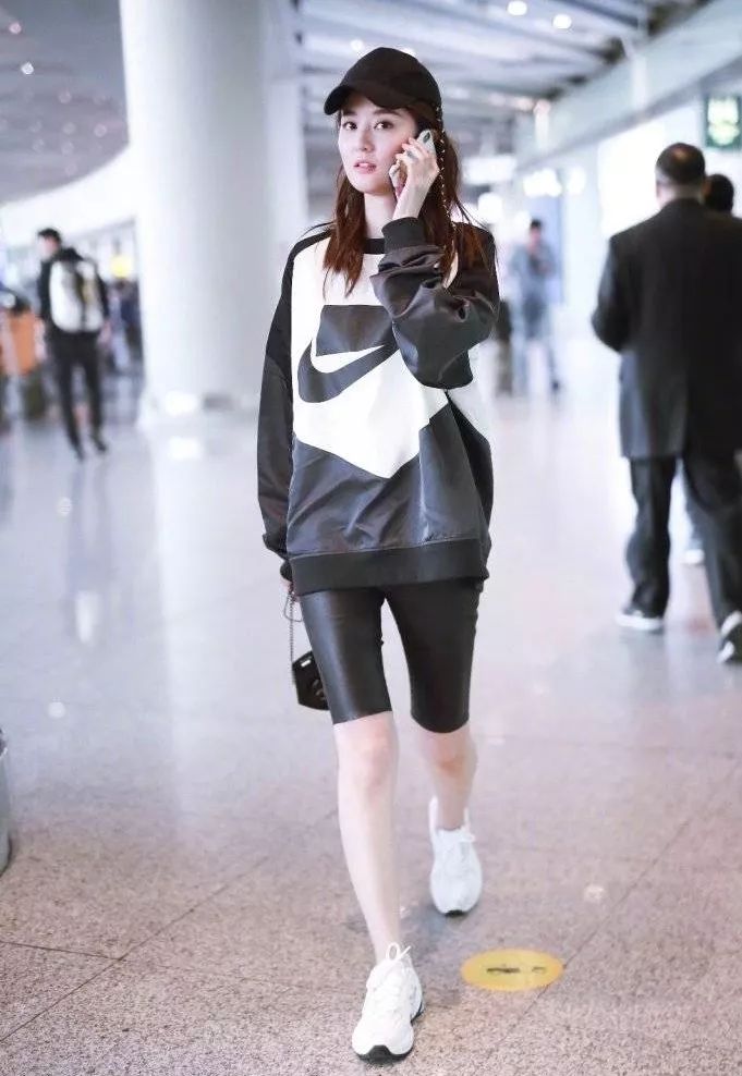 你以为卡戴珊才能驾驭的五分裤，泫雅告诉你：买它！