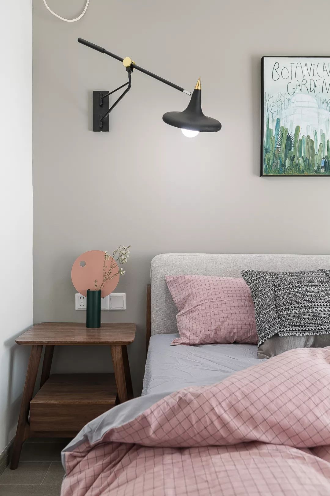 无主灯轻奢风装修电视墙,北欧轻奢客厅无主灯