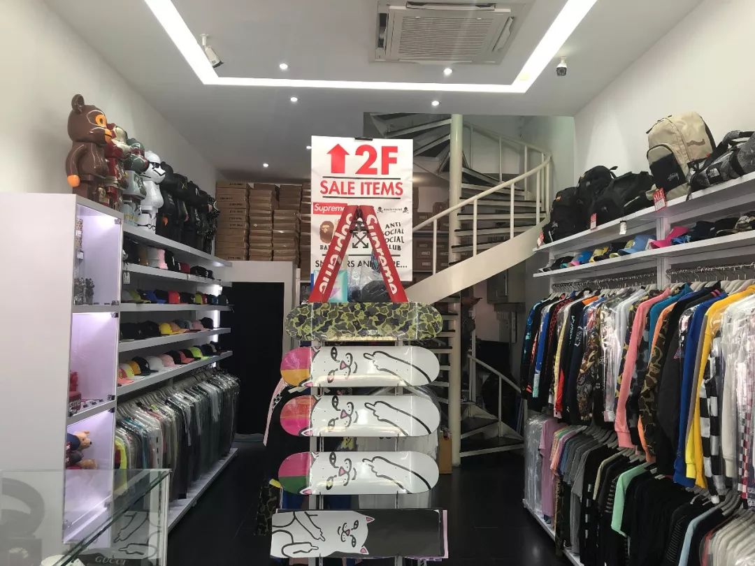 泰国最大球鞋店,泰国曼谷球鞋实体店