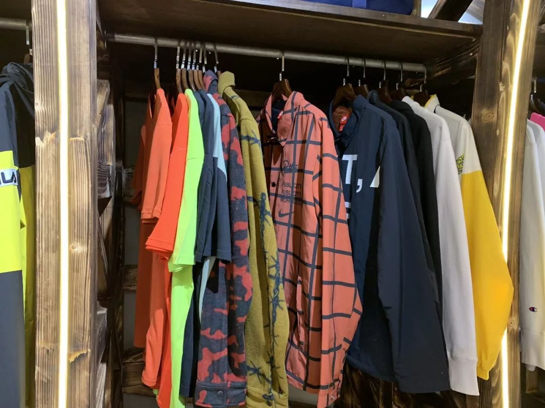 泰国最大球鞋店,泰国曼谷球鞋实体店