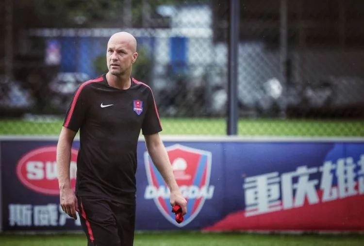 谁说一定将门虎子？那些远离聚光灯的星二代们的生活又是怎样的？