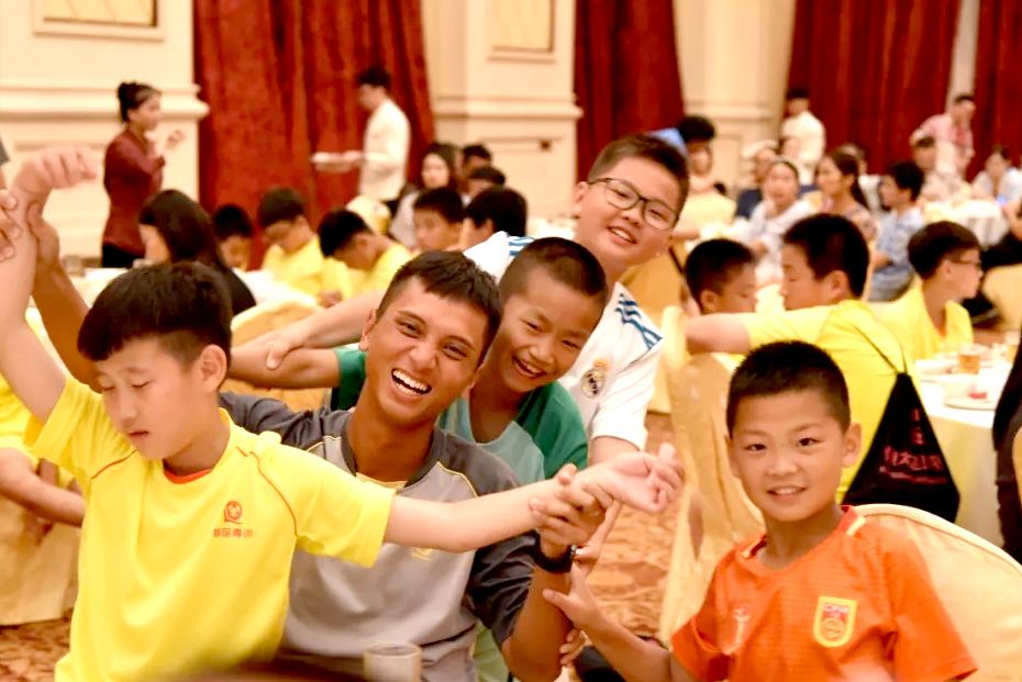 恒大青训快乐足球夏令营,恒大足球暑假训练营