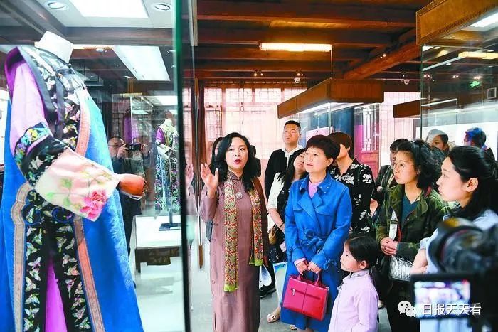 旗袍文化展开幕式,百年精品旗袍展