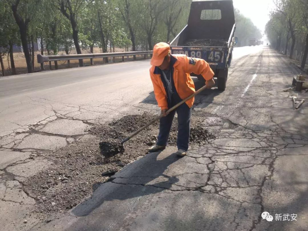 人行道换的旧砖,人行道换路砖