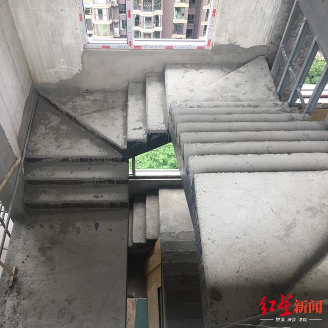 18层高层违建,18层楼顶拆除