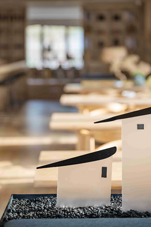 伶居设计｜保利云上西棠，一处村落售楼处设计