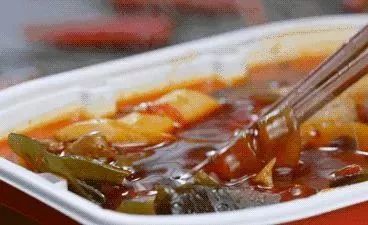 出行旅游坐飞机不可以带什么,五一出行需要戴墨镜吗