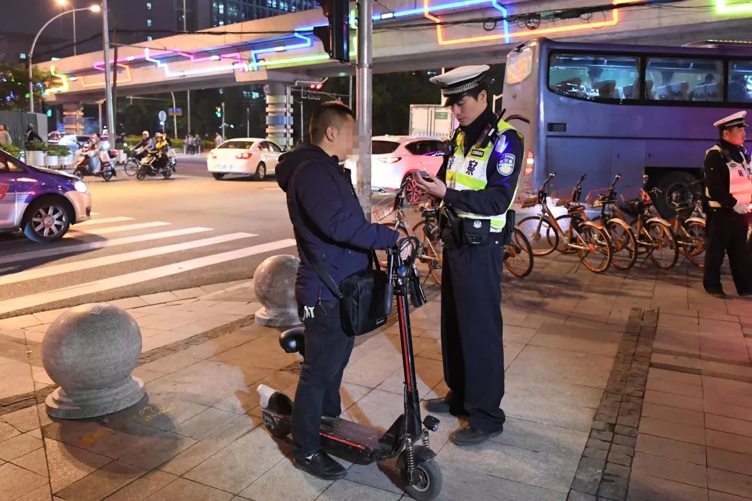 代驾司机违法,司机兼职代驾违法吗