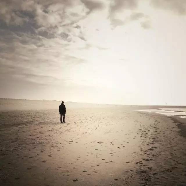 梁实秋生活中的视频,梁实秋论中年