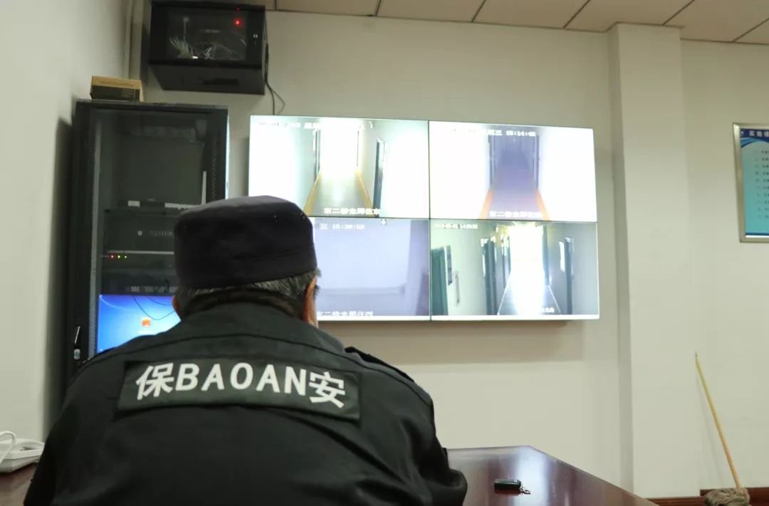 在警察学院的一天,在看守所体验一天生活