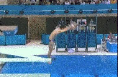 运动员比赛时尴尬瞬间,运动员比赛中的失误搞笑视频