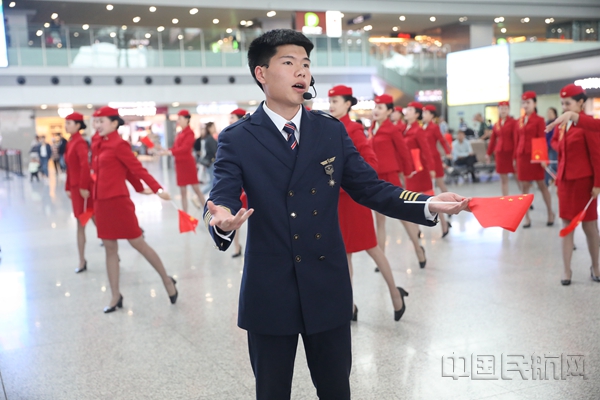 南航00后空姐快闪,空姐快闪视频