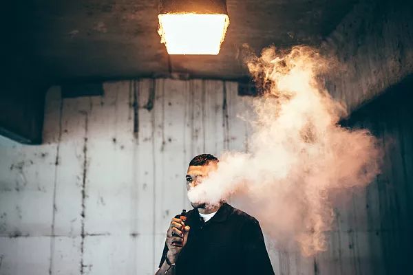 抽*子烟电**有助戒烟?江苏疾控“打脸”:别天真了!