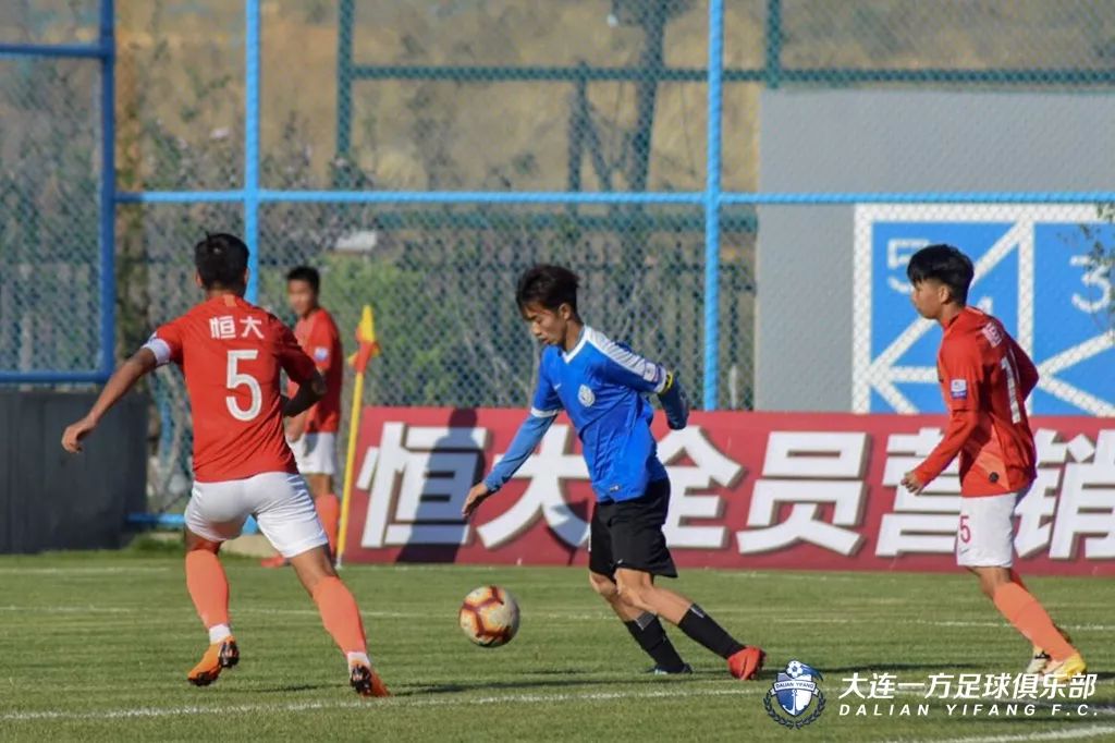 广州恒大青训与大连青训对比,19年广州恒大vs大连一方