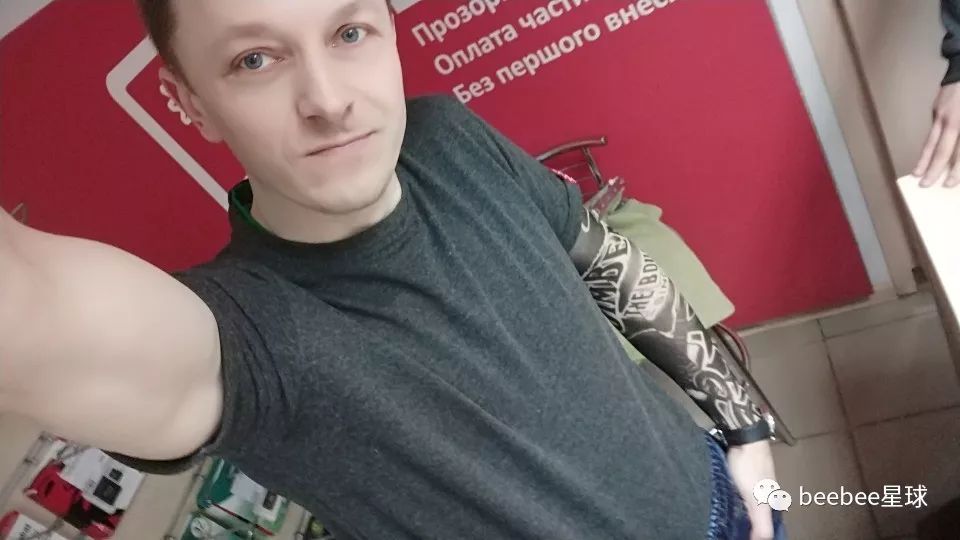 阿里速卖通上的纹身袖套在国外炸了，傻老外的买家秀简直令人入魔