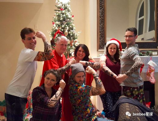 阿里速卖通上的纹身袖套在国外炸了,傻老外的买家秀简直令人入魔