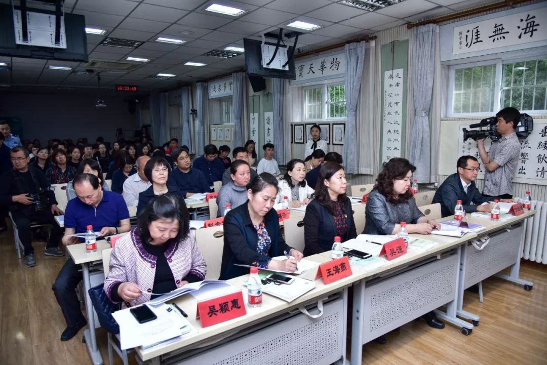 小而精致的校门,小而精校园