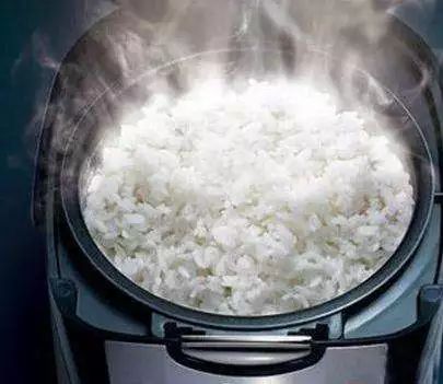 蒸米饭怎么能不粘锅,蒸米饭怎样不粘锅小妙招
