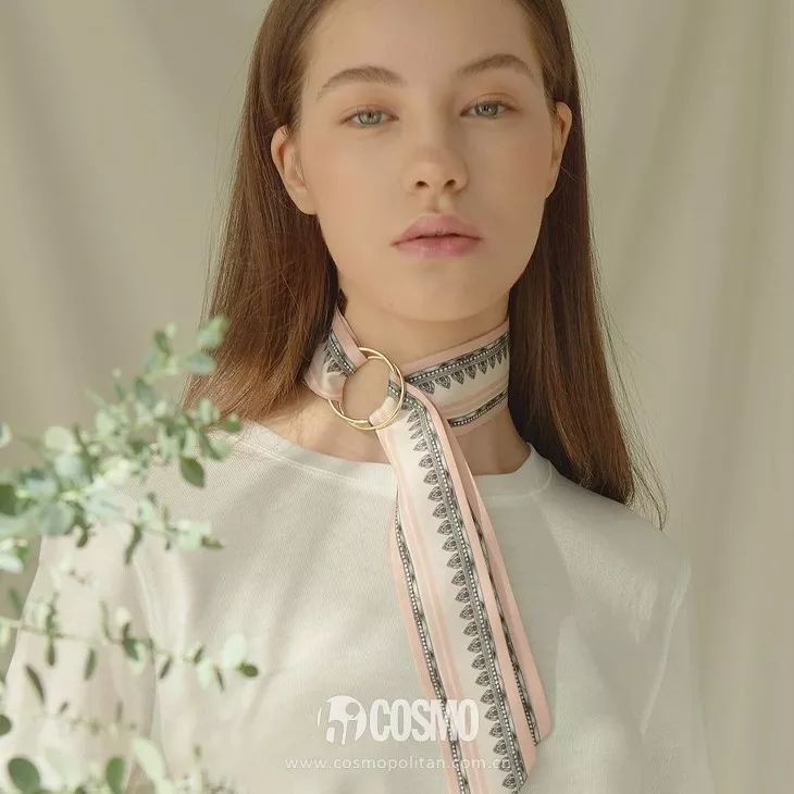 朴敏英healer同款针织衫,朴敏英穿高领毛衣图片