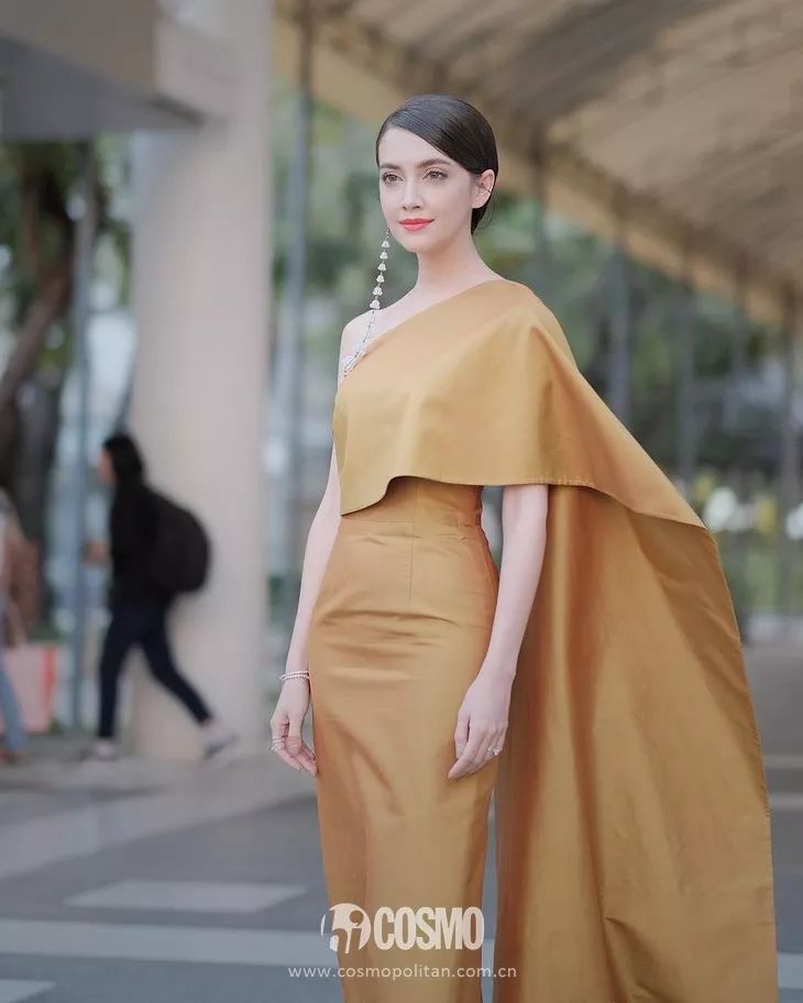 洪欣时尚穿搭,52岁洪欣日不落蔡依林