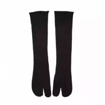 今年夏天这几款凉鞋真的美哭了,这个夏天让你美炸的凉鞋