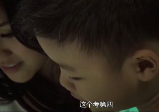 跟拍香港穷孩子、富孩子的一天，在贫富差距最大的香港，纪录片真实揭示了人与人的起跑线相差有多远