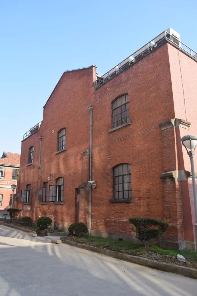 没事不敢进，有事不想进，闵行这座神秘的红房子竟大有来头！