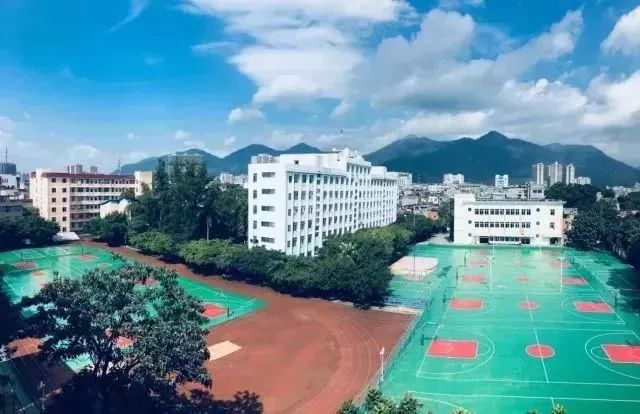 贵港这些高中，哪所是你心目中的最美？一起为你的母校打Call