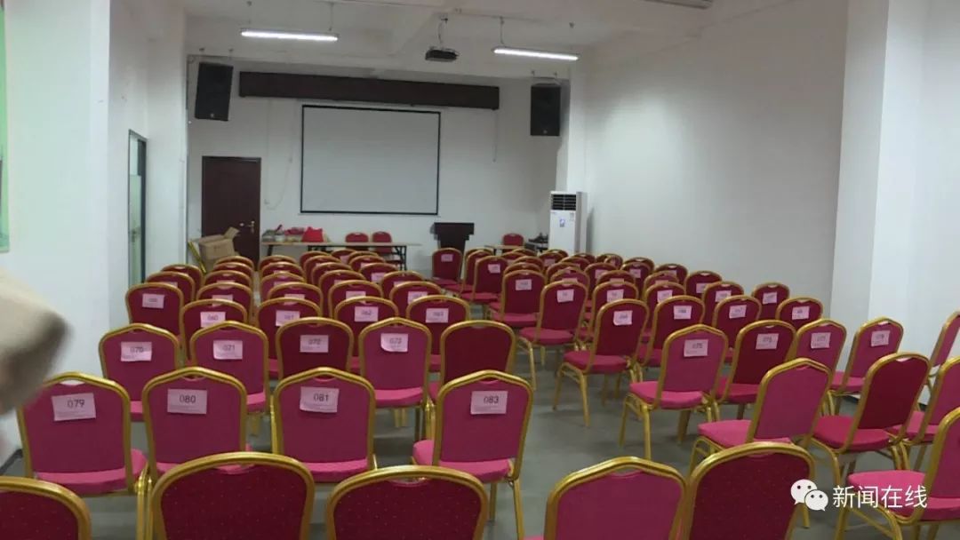 挂牌是“南宁中国青年旅行社”，商家却不做旅游，反而开讲座卖保健品？【话题】