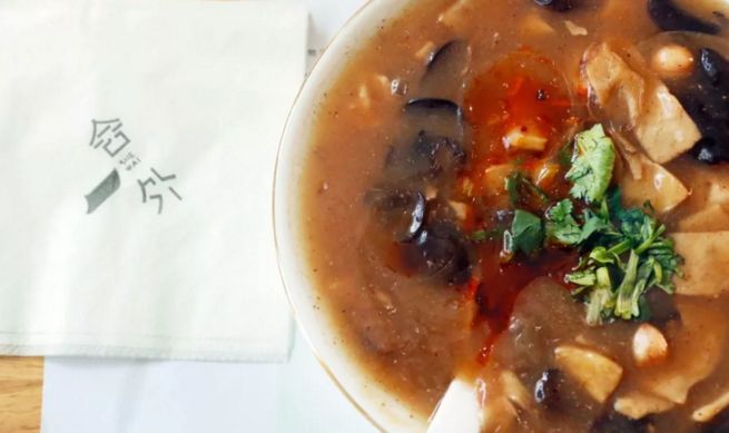 百万大学青年免费狂欢！AJ鞋展、街球大神空降，超多福利拿到手软！