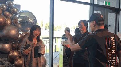 隔壁澳洲上演了被人潮包围的一幕，而这一切和新西兰也息息相关