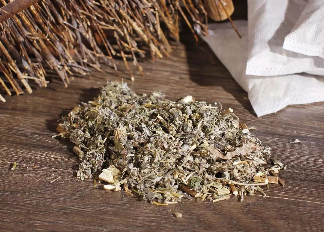 睡前祛湿泡脚配方有哪些,睡前坚持用它泡脚3件好事找到你