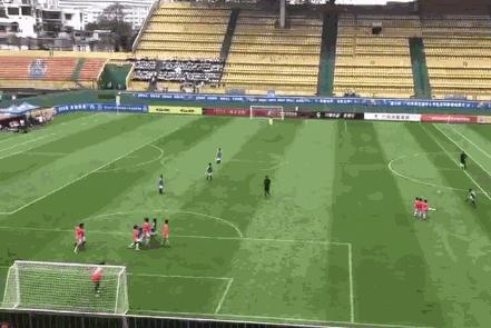 江南实验学校喜报,江南实验六年级第一届篮球赛