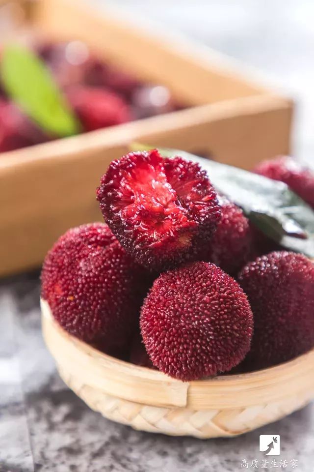 洗杨梅怎么洗虫子会跑出来,洗杨梅怎么有一层油