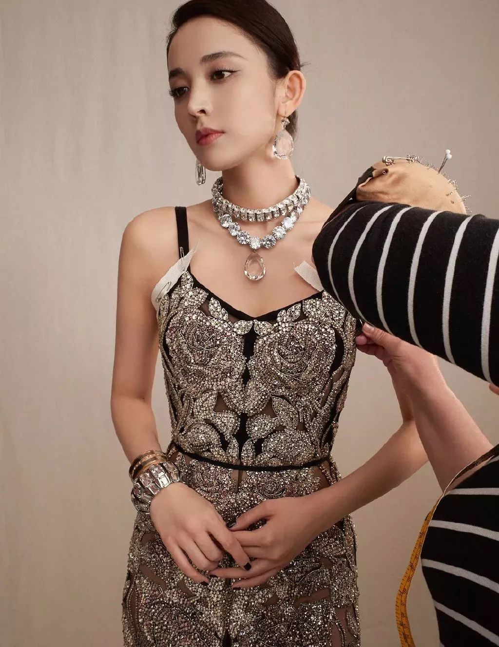 戛纳朱一龙入选作品,戛纳朱一龙白西装