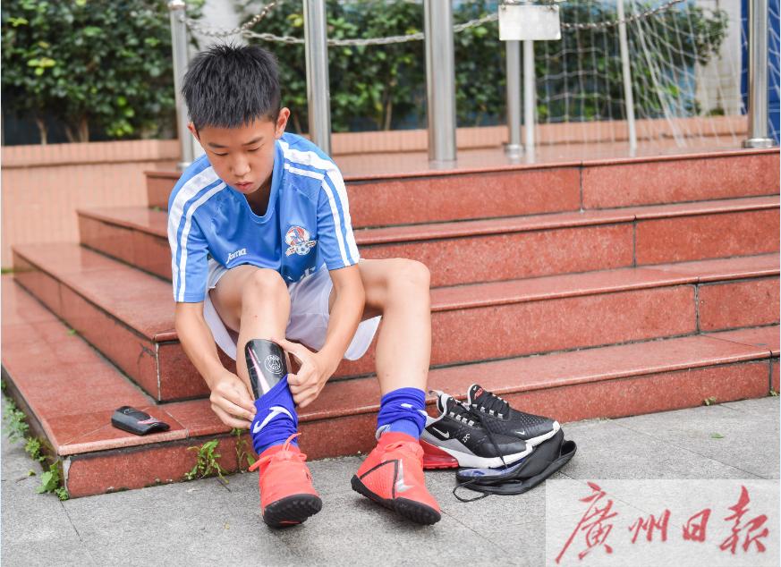 踢出“世界波”的小学生是他！经常对着真人墙练任意球