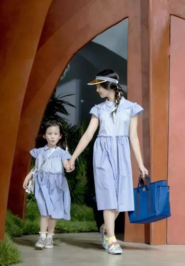 黄磊女儿13岁被骂上热搜,黄磊对女儿的评价