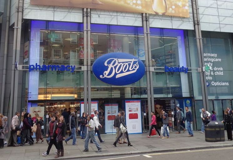 美国网红电商RevolveIPO在即，估值达12亿美元；唯品会或放弃奢侈品；凯特王妃喜爱的时装品牌Reiss将寻求出售