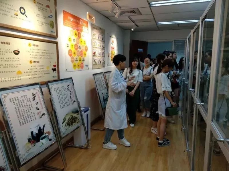 推动谁执法谁普法,谁执法谁普法宣传进社区