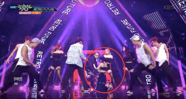 好疼！泫雅清州大学表演不慎摔倒晒受伤照颧骨磕青