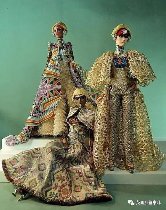 用布料给洋娃娃做衣服,手工高定时装