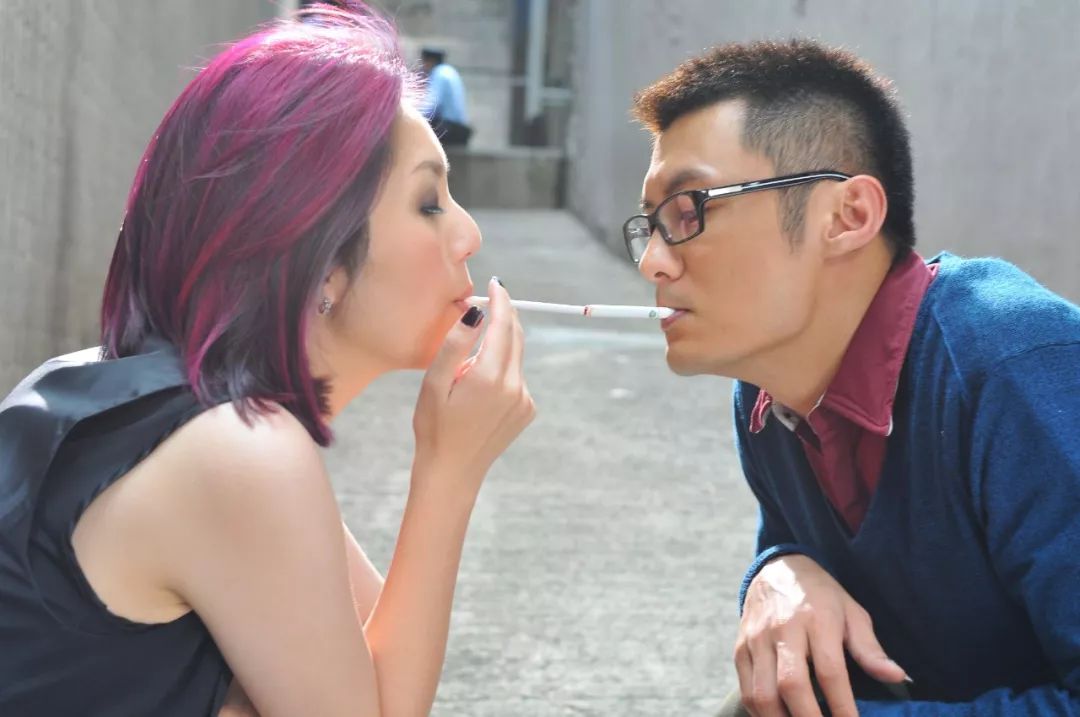 如何在派对上搭讪女孩电影,怎么和女士搭讪