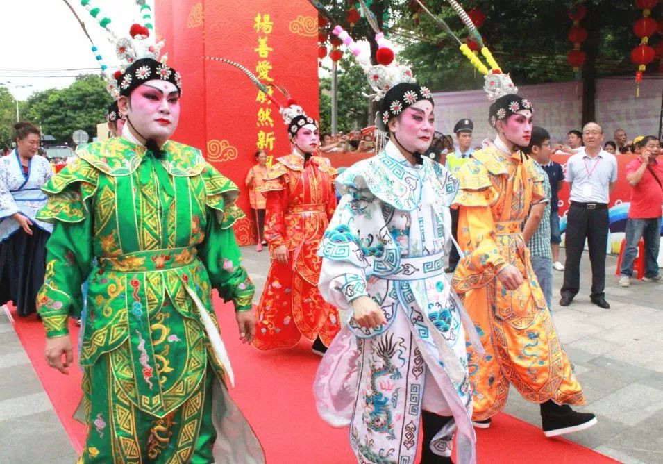 漂移龙舟、夜龙汇游……佛山最全龙舟地图出炉!超30场龙舟赛轮番上演