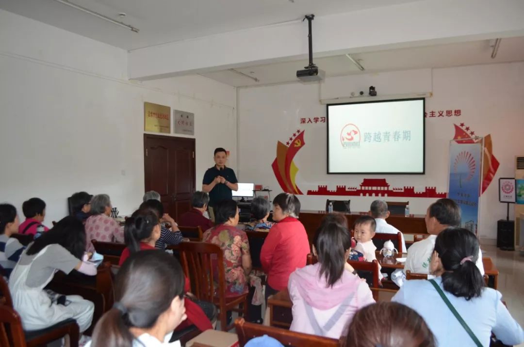 巾帼文明艺术团庆六一活动集锦,姐妹们庆六一活动