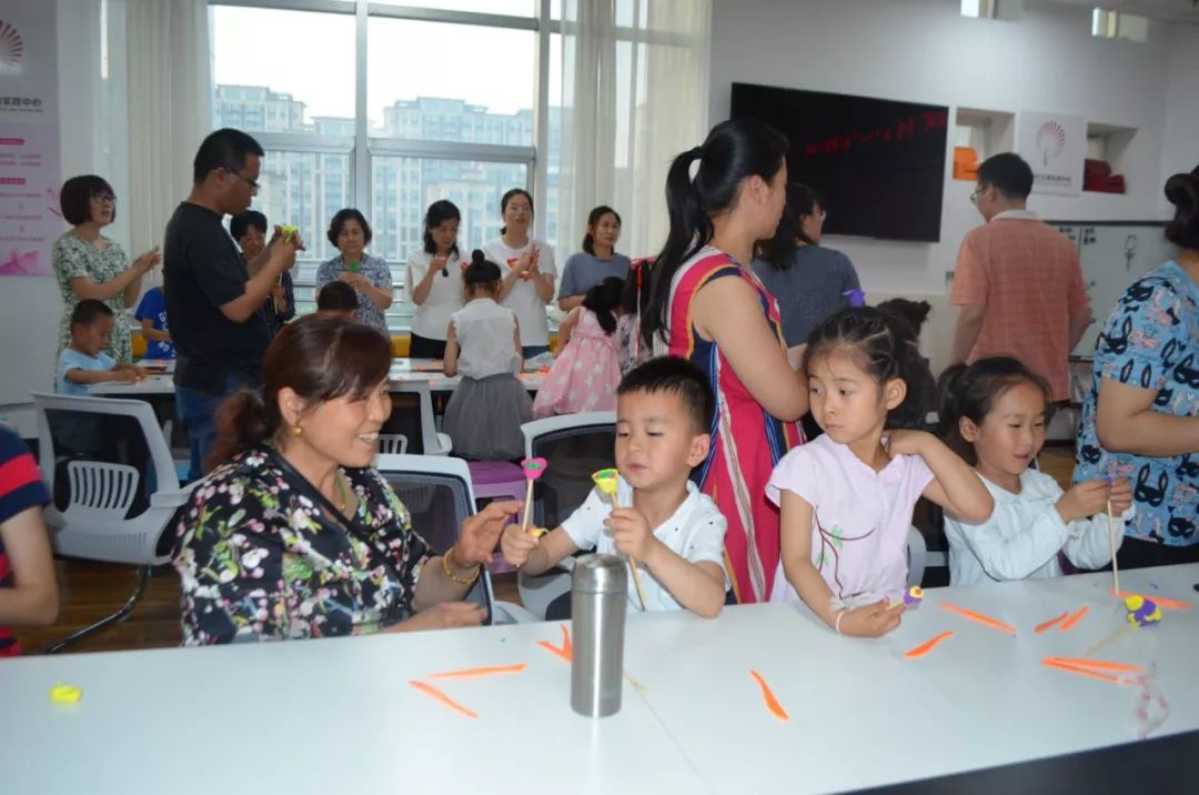 巾帼文明艺术团庆六一活动集锦,姐妹们庆六一活动