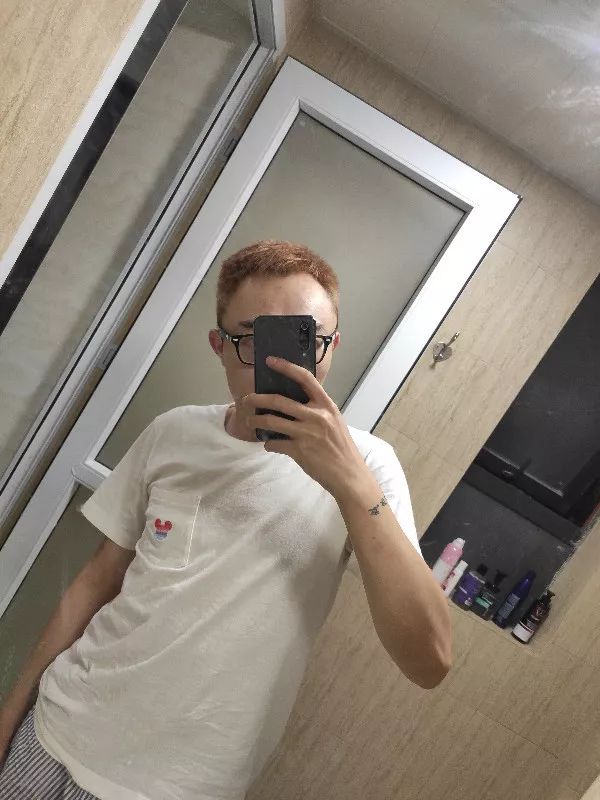 自己在家染发的翻车现场,在家里染发翻车