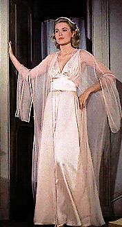 丝绸睡衣舒适透气让你穿出女神范,冬季最流行的睡衣